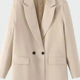 Didelio dydžio paltas su moderniu dizainu.