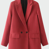 Didelio dydžio paltas su moderniu dizainu.