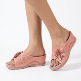 Ortopediniai sandalai iš minkštos odos su pėdos arkos palaikymu